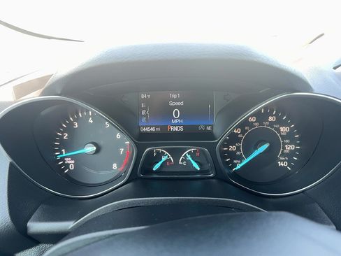 Used 2019 Ford Escape SE w/ SE Sport Appearance Package AWD/4WD image 19