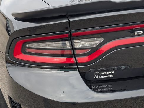 Used 2018 Dodge Charger R/T image 13