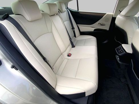 Used 2024 Lexus ES 350 w/ Premium Package FWD image 19