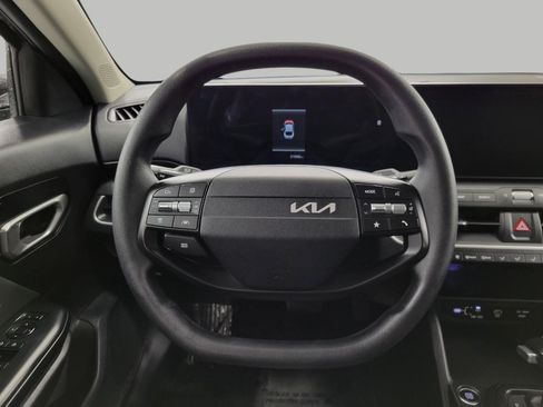 Used 2025 Kia K4 FWD image 6