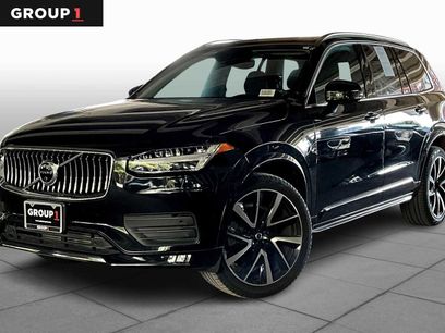 Used 2022 Volvo XC90 T6 Momentum w/ Advanced Package