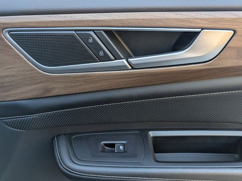 Used 2024 Volkswagen Atlas SE image 22