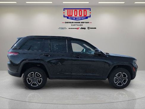 Used 2023 Jeep Grand Cherokee Trailhawk AWD/4WD image 2