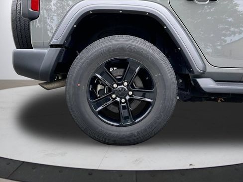 Used 2022 Jeep Wrangler Unlimited Sport AWD/4WD image 36