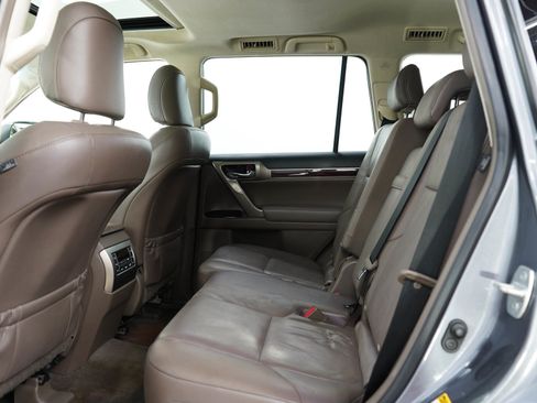 Used 2018 Lexus GX 460 Premium w/ Premium Package AWD/4WD image 15