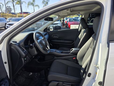 Used 2021 Honda HR-V EX image 12