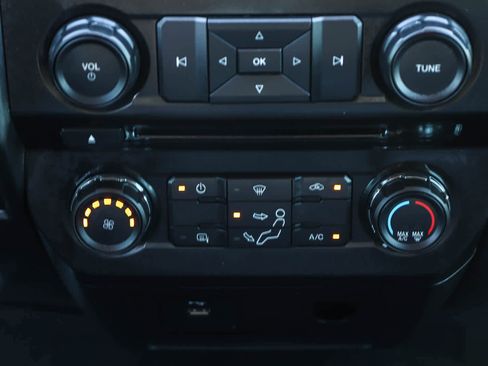 Used 2019 Ford F250 XLT w/ XLT Value Package AWD/4WD image 18