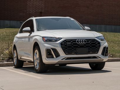 Used 2025 Audi Q5 e Premium Plus
