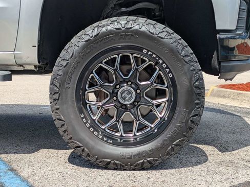Used 2021 Chevrolet Silverado 1500 Custom Trail Boss AWD/4WD image 11