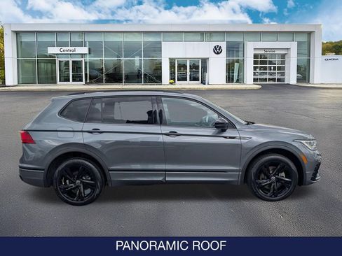 Certified 2023 Volkswagen Tiguan SE R-Line AWD/4WD image 9