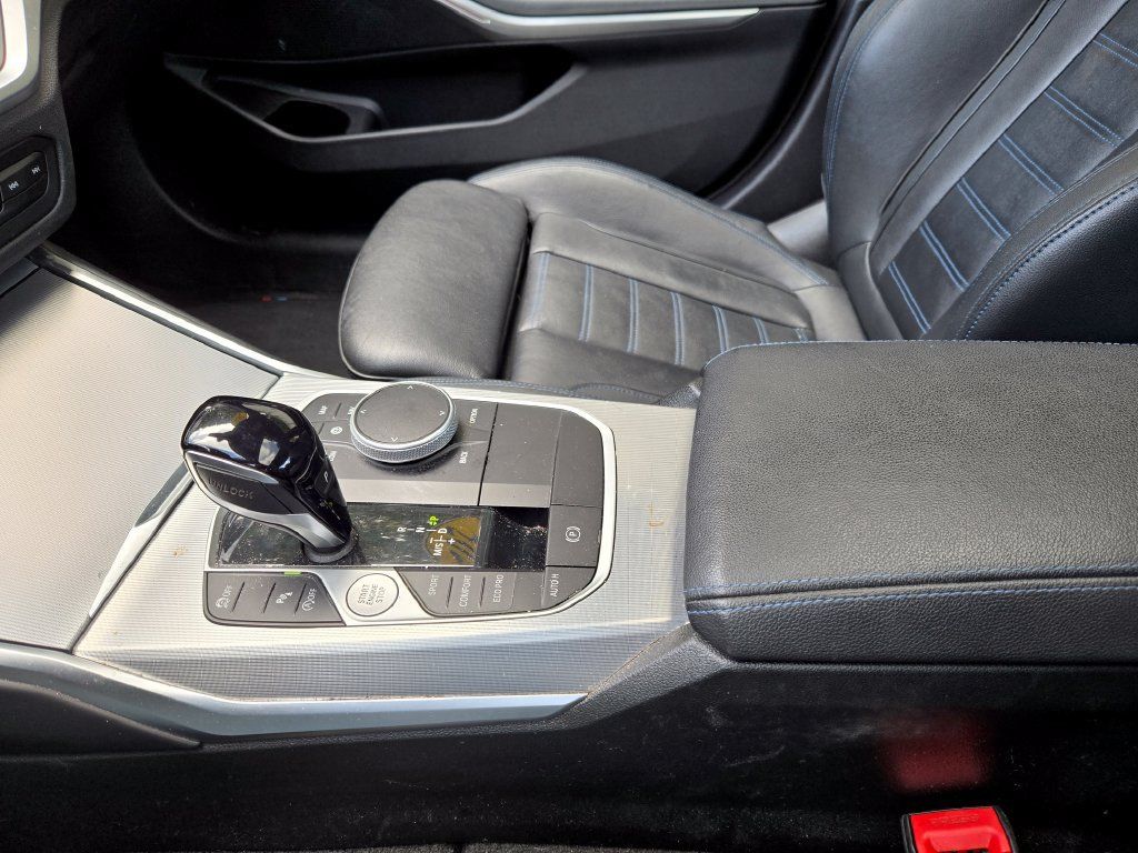 Used 2022 BMW 330i xDrive Sedan w/ M Sport Package AWD/4WD image 14