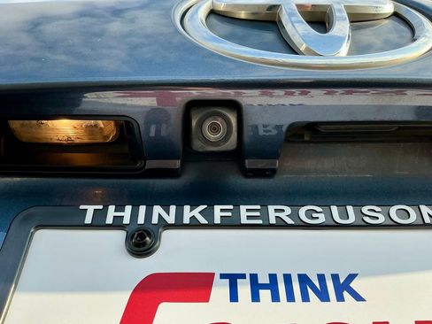 Used 2019 Toyota Highlander LE image 15