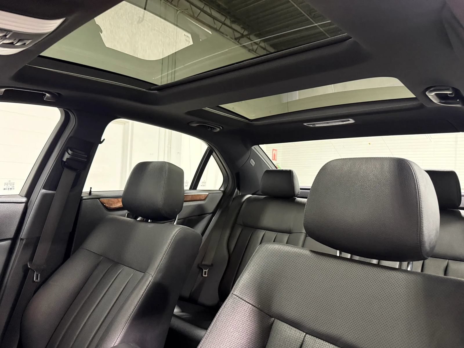 Used 2012 Mercedes-Benz E 550 4MATIC Sedan image 15