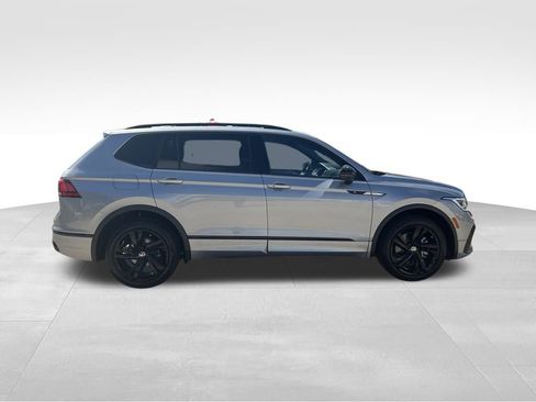 Used 2024 Volkswagen Tiguan SE R-Line image 6