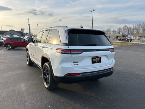 New 2026 Jeep Grand Cherokee Altitude AWD/4WD image 7