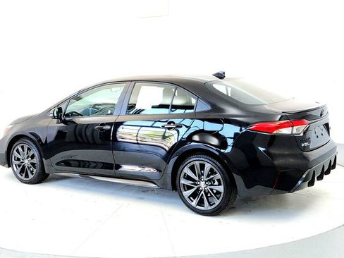 Certified 2024 Toyota Corolla SE FWD image 4