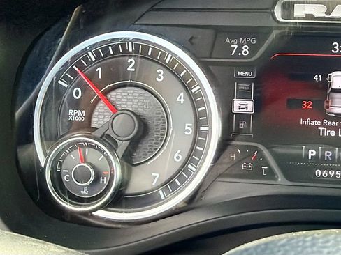 Used 2023 RAM 1500 Laramie AWD/4WD image 38