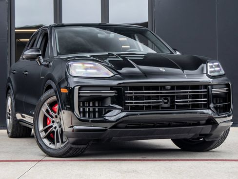New 2025 Porsche Cayenne Turbo AWD/4WD image 6