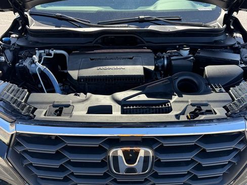 Used 2025 Honda Pilot EX-L image 40