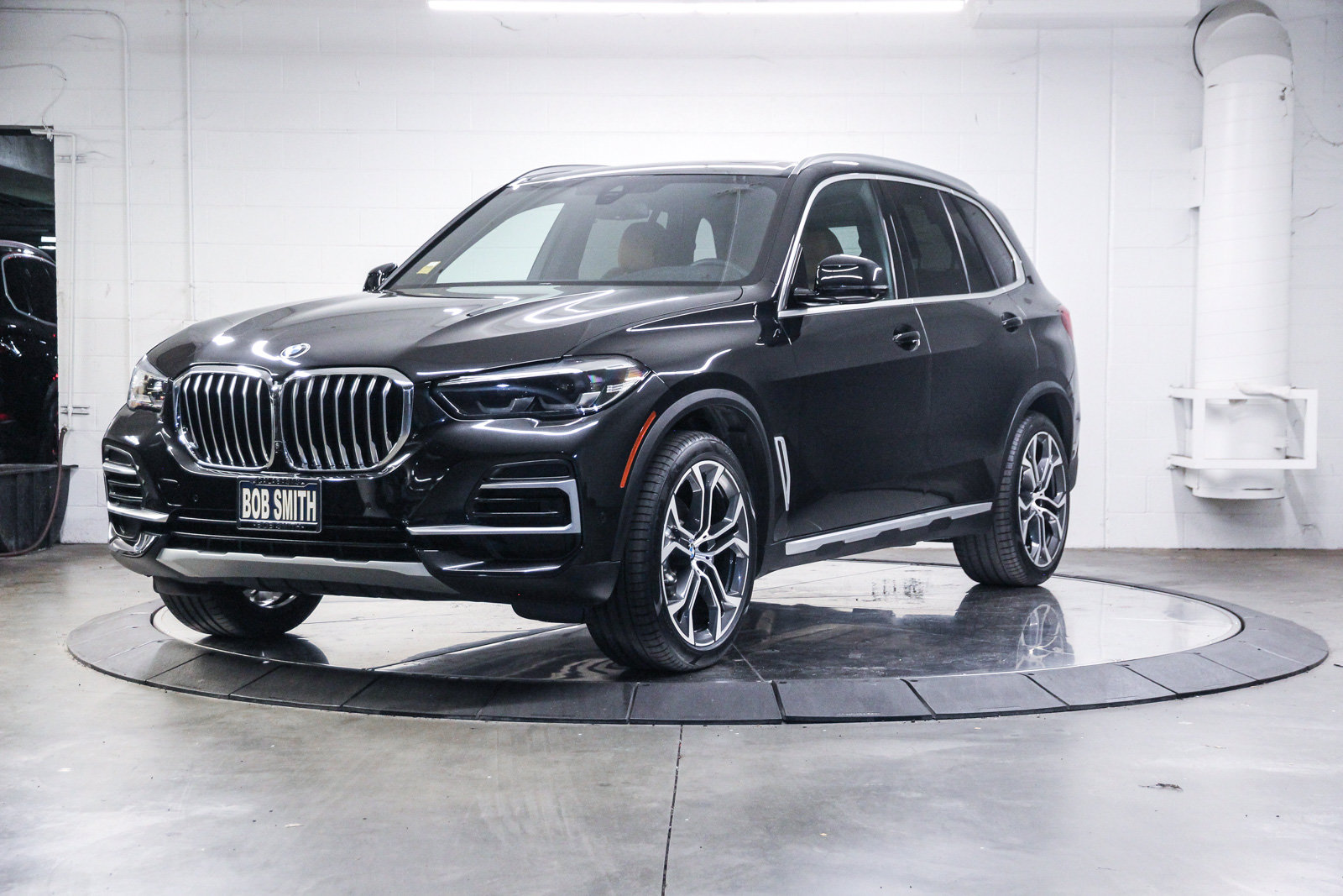 Certified 2023 BMW X5 sDrive40i w/ Parking Assistance Package RWD image 3