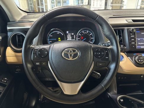 Used 2018 Toyota RAV4 XLE w/ Carpet Mat Package AWD/4WD image 14