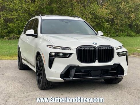 Used 2025 BMW X7 xDrive40i w/ Executive Package image 9