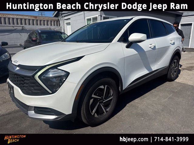 Used 2023 Kia Sportage LX AWD/4WD image 1