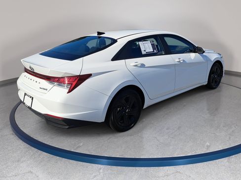 Used 2023 Hyundai Elantra Blue FWD image 5