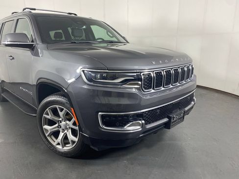 Used 2022 Jeep Wagoneer Series I w/ Premium Group I AWD/4WD image 2