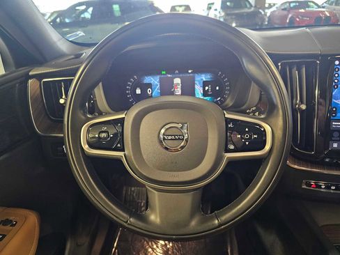 Used 2022 Volvo XC60 B5 Inscription w/ Advanced Package AWD/4WD image 11