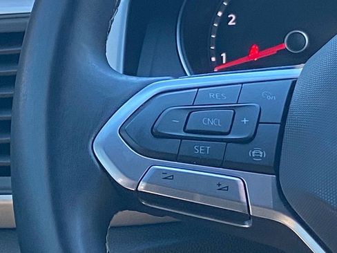 Used 2021 Volkswagen Atlas Cross Sport SE image 4