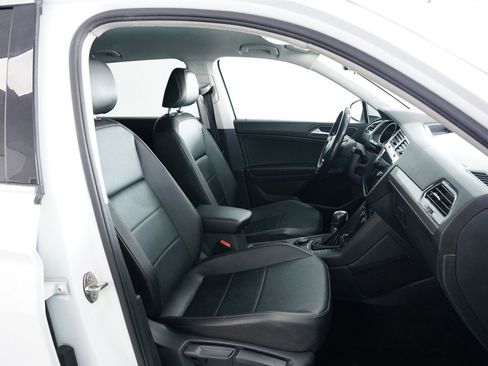 Used 2018 Volkswagen Tiguan SE image 9