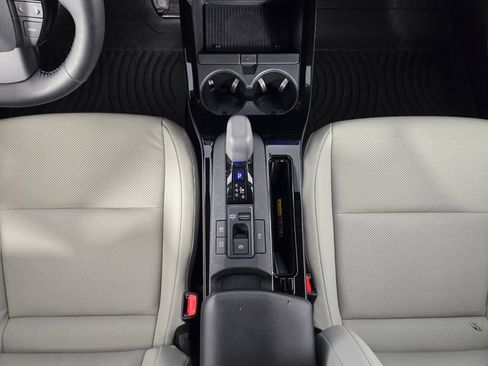 Used 2024 Toyota Prius XLE FWD image 25