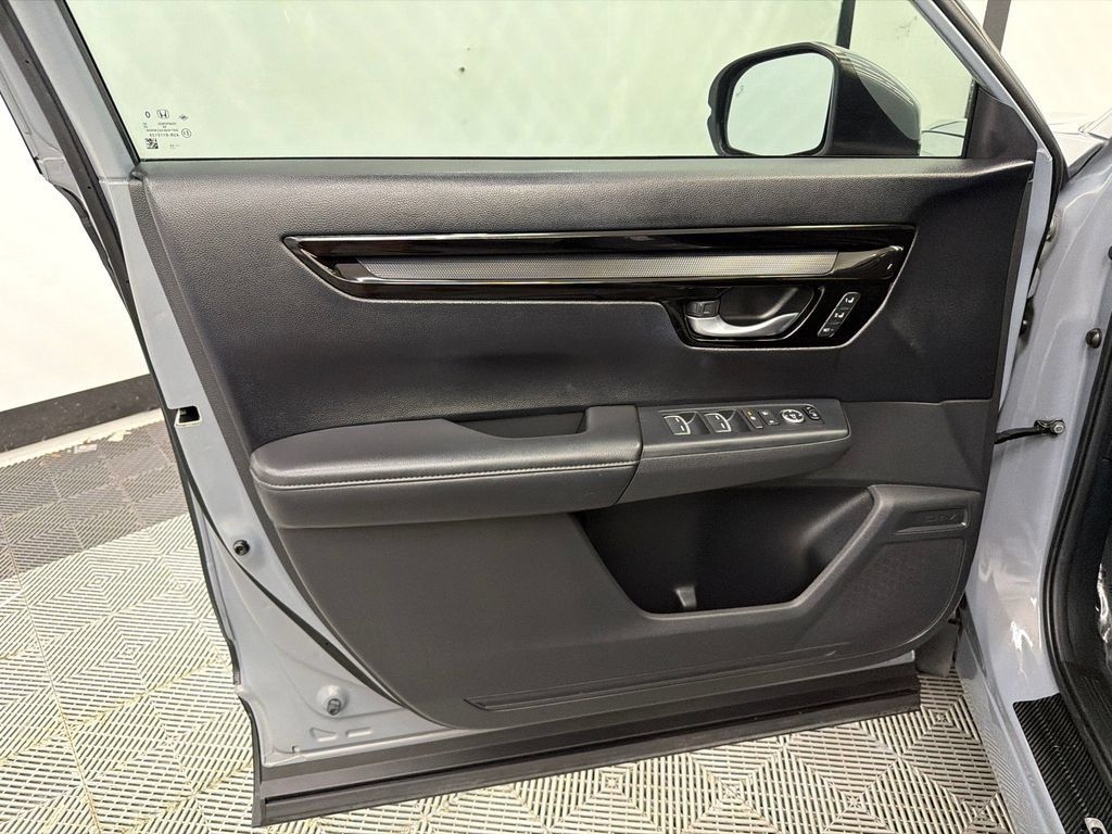 Used 2023 Honda CR-V EX-L image 11