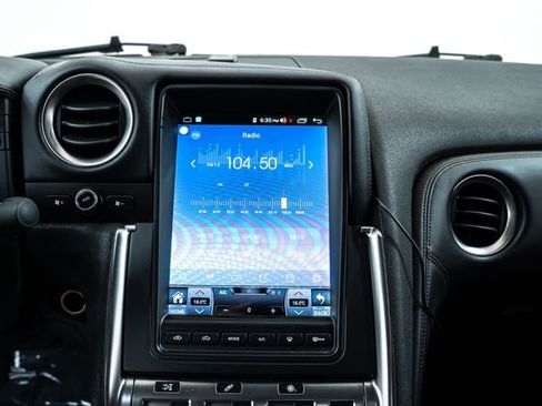 Used 2009 Nissan GT-R Premium image 26