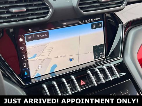 Used 2022 Lamborghini Urus image 21