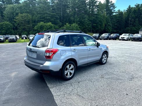 Used 2017 Subaru Forester 2.5i Premium image 4