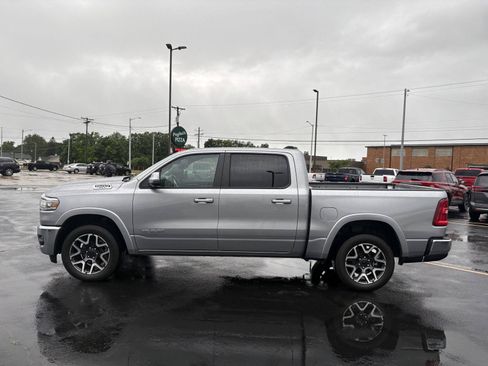 Used 2025 RAM 1500 Laramie AWD/4WD image 5