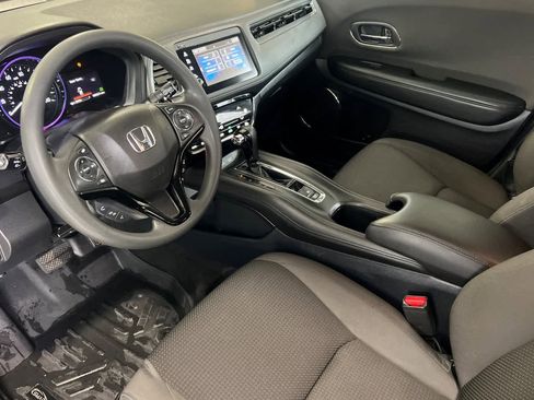 Used 2022 Honda HR-V EX image 11