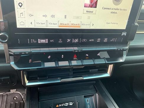 Used 2024 GMC Hummer EV 3X AWD/4WD image 25