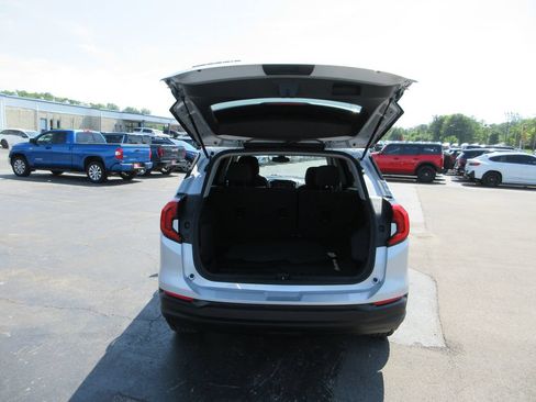 Certified 2021 GMC Terrain SLE w/ Driver Convenience Package FWD image 8