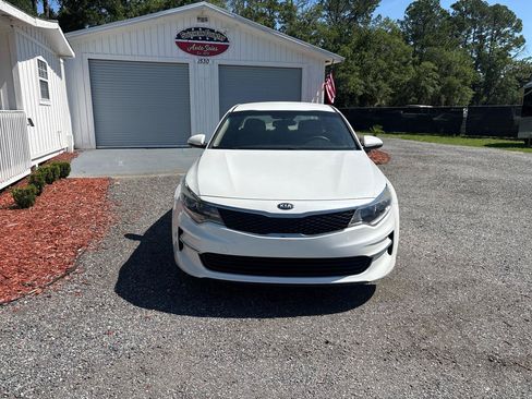 Used 2016 Kia Optima LX FWD image 2