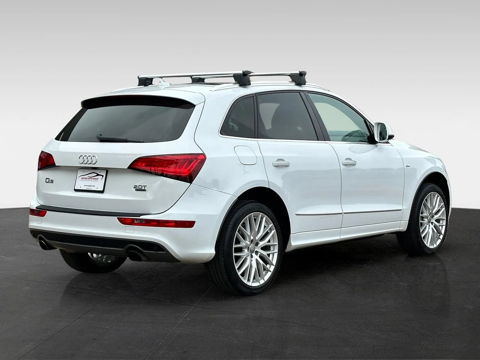 Used 2017 Audi Q5 2.0T Premium Plus w/ Technology Package AWD/4WD image 7