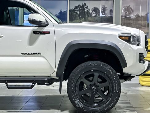 Used 2018 Toyota Tacoma TRD Pro image 34