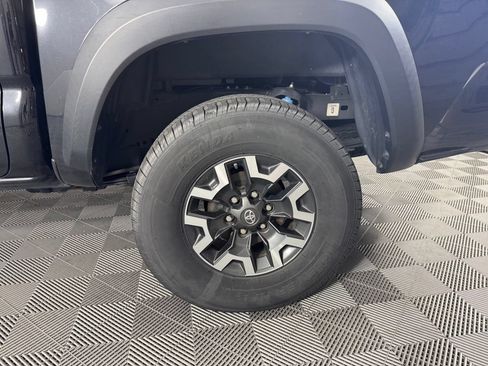 Used 2020 Toyota Tacoma TRD Off-Road AWD/4WD image 13