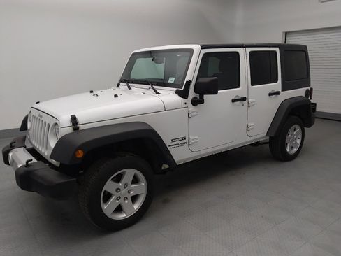 Used 2018 Jeep Wrangler Unlimited Sport S image 2