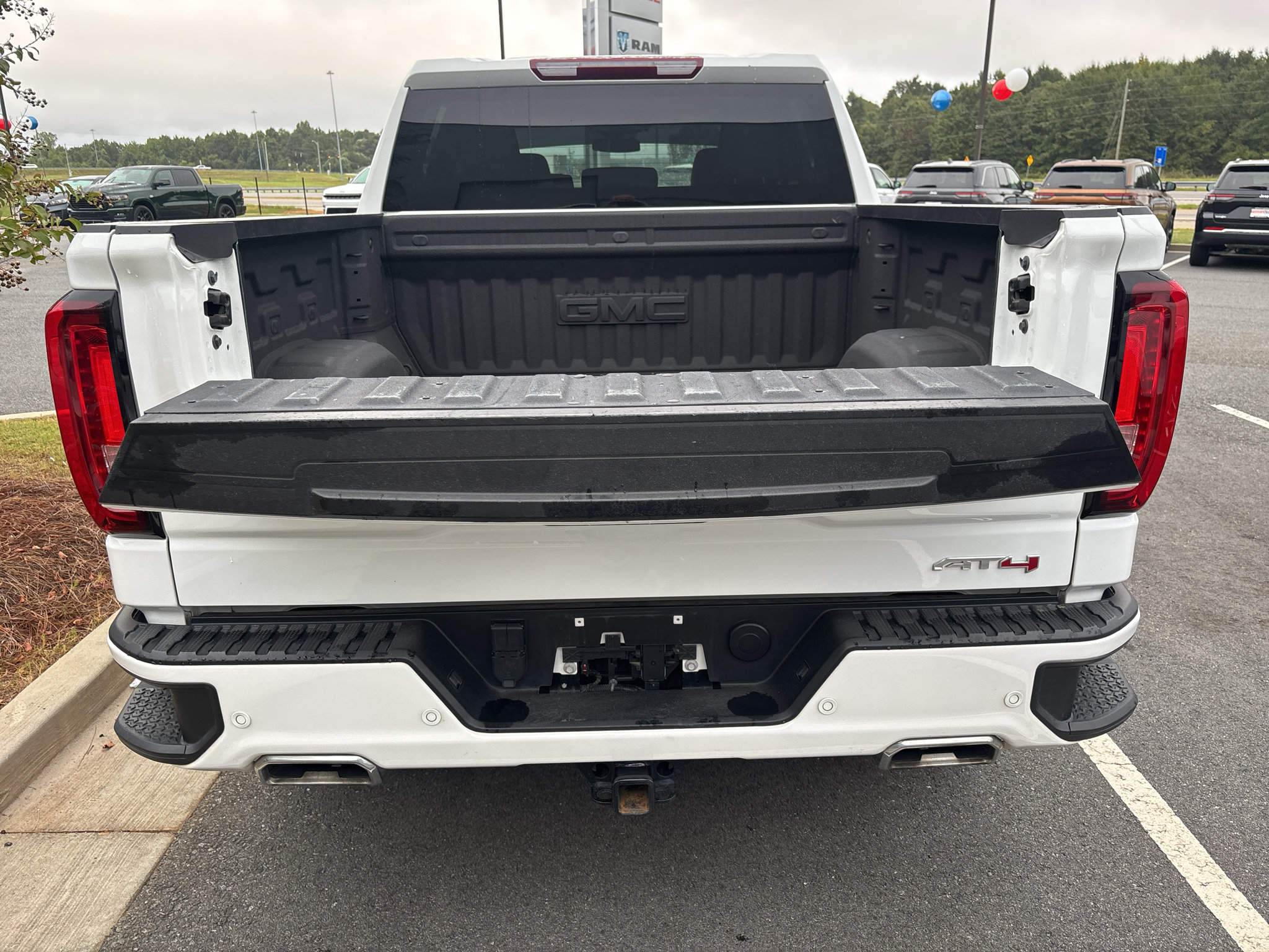 Used 2025 GMC Sierra 1500 AT4 AWD/4WD image 9