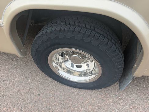 Used 2006 Ford E-350 and Econoline 350 Super Duty image 8