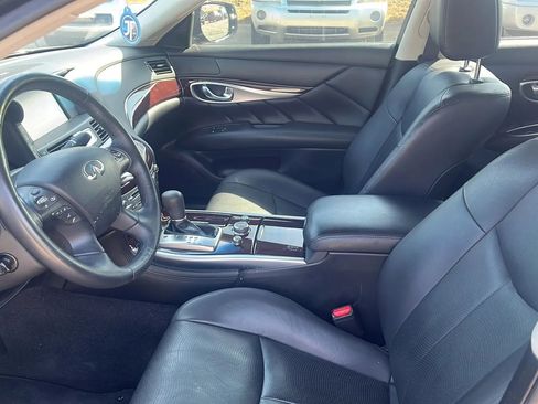 Used 2017 INFINITI Q70 L 3.7 image 28