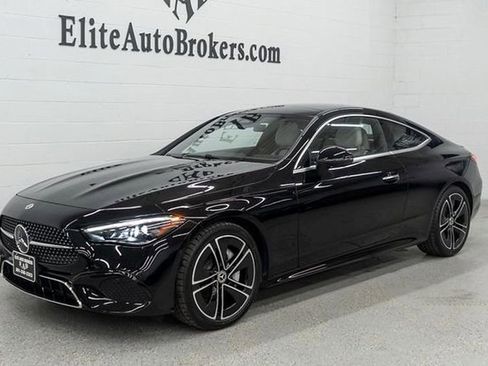Used 2025 Mercedes-Benz CLE 300 4MATIC Coupe image 32